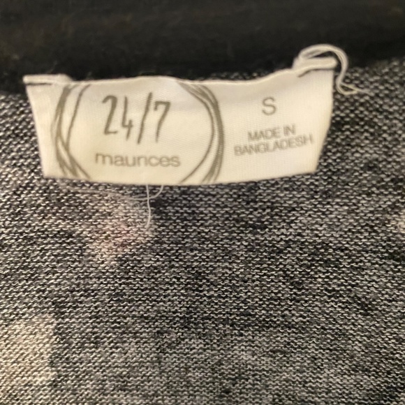 5 for $12. Lightweight long sleeve floral top, fits like a large - Picture 2 of 6